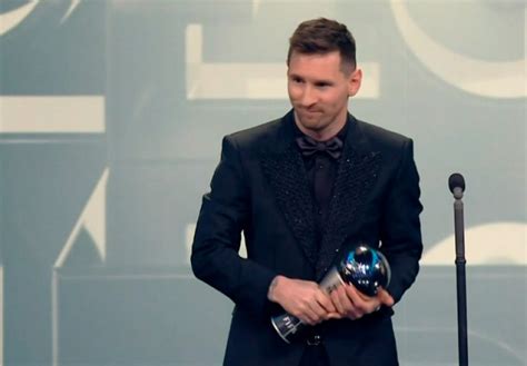 Lionel Messi é eleito melhor jogador do mundo pela sétima vez Folha1