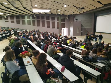 Université Paul Valéry Montpellier 200 Personnes En Assemblée Générale