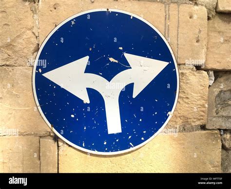 Arrow Symbol Hi Res Stock Photography And Images Alamy