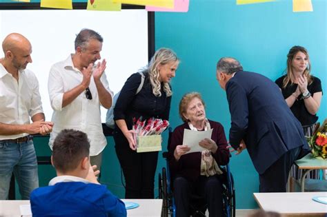 Maestra per un giorno Dopo il diploma di maturità a 90 anni oggi