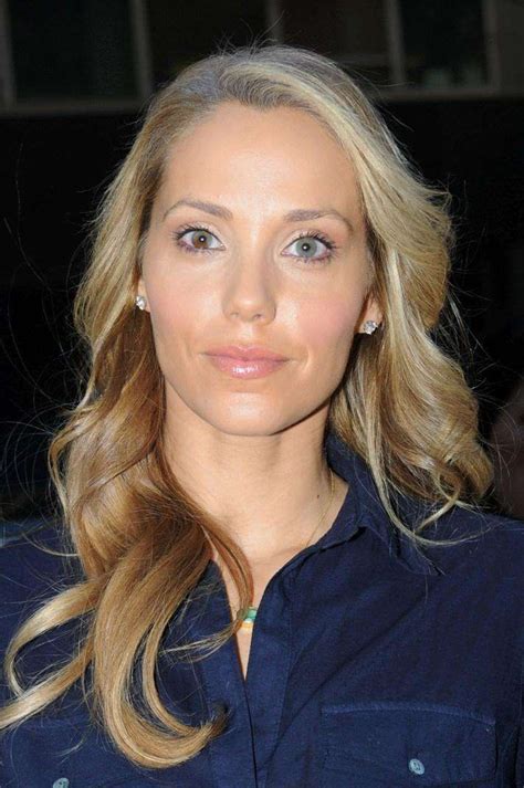 Celebrities With Heterochromia Iridis Elizabeth Berkley Hazel Green