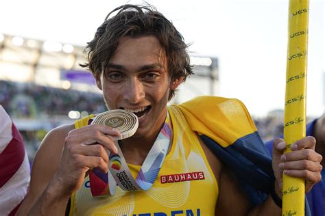 Athlétisme Le Suédois Armand Duplantis bat le record du monde du saut