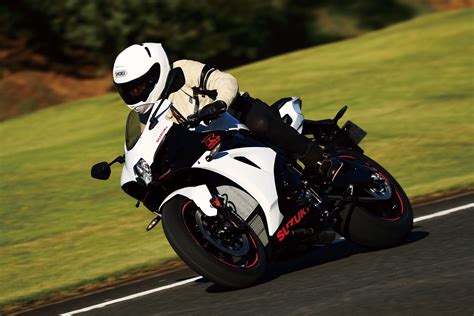 Smart Updates Come The 2019 Suzuki Gsx R1000 Superbike Asphalt And Rubber