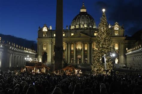 Natale A Roma Ecco L Albero E Il Presepe Di Piazza San Pietro