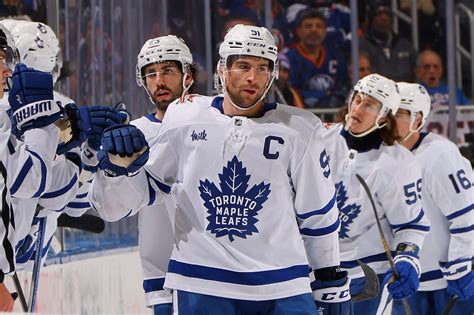 Maple Leafs Vs Islanders Observations John Tavares Gets 1 000th Point