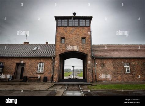 Kz Auschwitz Das Einfahrttor Zum Konzentrationslager Auschwitz Birkenau