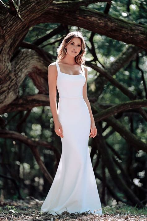 Minimalistic Wedding Dresses For The Simple Stylish Bride Wedding