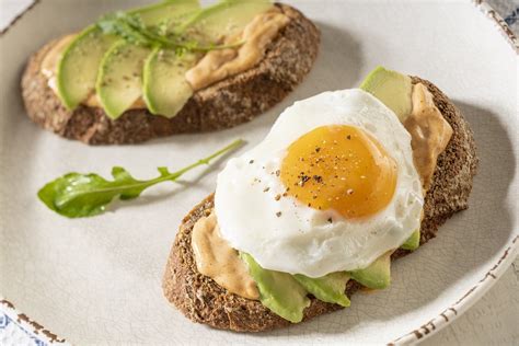 Deliciosa Tostada con aguacate Recetas Nestlé