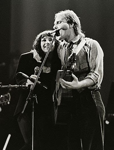 New 1979 photo of Kate and Peter Gabriel on stage! | Kate Bush News