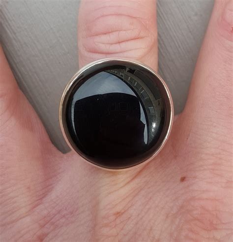 Zilveren Edelsteen Ring Met Ronde Cabochon Onyx Verkocht