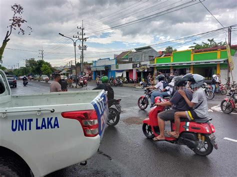 Naik Motor Pelajar Smp Magetan Meninggal Terbentur Median Jalan