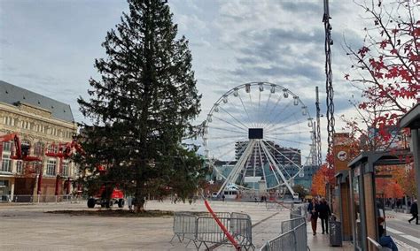 Clermont Ferrand Nouveau March De No L Arriv E Du Sapin Ce Qu Il