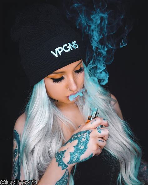 Smoking Weed Girls Wallpapers Wallpaper Cave