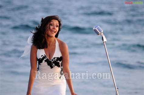 Hot Pictures Of Sexy Manjari Phadnis Hot Girls Of Bollywoods