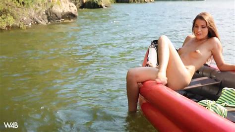 Darkhaired Babe Peeing And Masturbating On Lake Xozilla