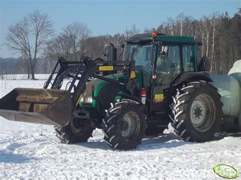 Fotografia Ciagnik Valtra A83 Hi Tech 343890 Galeria Rolnicza Agrofoto