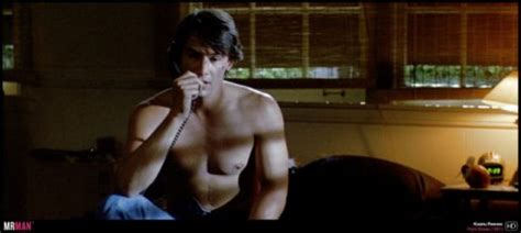 Watch Keanu Reeves Hottest Nude On Screen Moments GayBuzzer