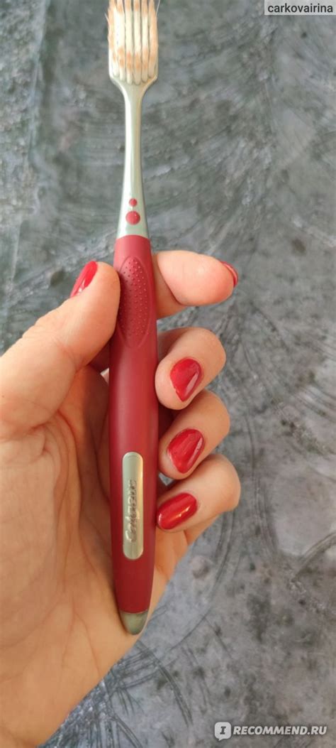 Зубная щетка Colgate Easy Comfort - «Элегантная щетка средней жесткости ...