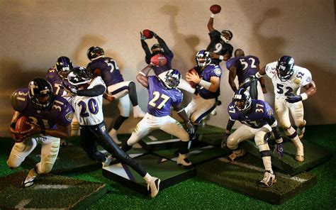 NFL Action Figures Can Kick Off Your Football Collection | CompleteSet