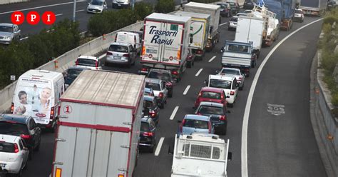 Roma Nuova Protesta Degli Ambientalisti Sul Gra La Polizia Li Sgombera