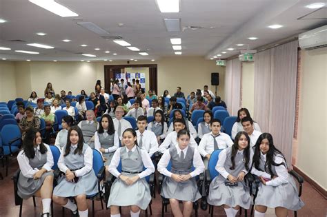 Alumnos de Santa Luisa de Marillac se graduaron de la Educación Escolar