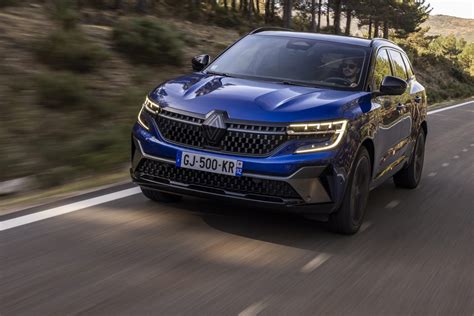 Renault Austral E-Tech Hybrid (2023) | Reviews | Complete Car