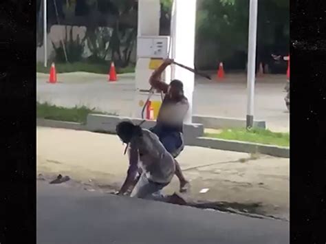 Dominican Republic Mans Hand Cut Off In Machete Fight Picks It Up After