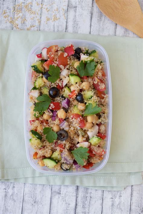Salata Cu Quinoa Si Naut