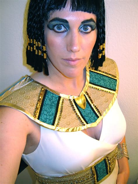 Cleopatra Halloween Costume Makeup Tutorial Leighannsays