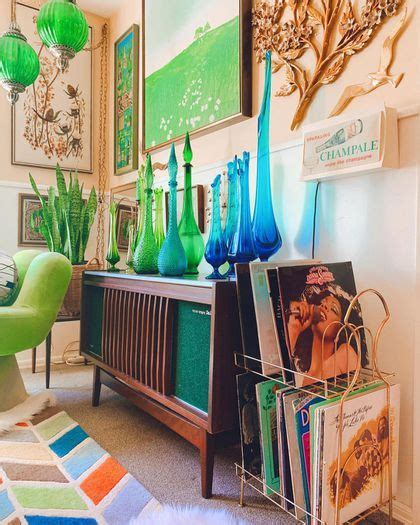 25 Ideas For Incorporating Vintage Charm In Your Living Room Retro