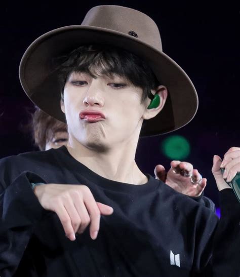 Taehyung Speak Yourself Tour Chicago D Taehyung V Bts