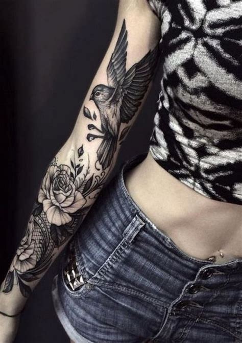 32 Tatuagens femininas nos braços para você se inspirar Página 3 de 7