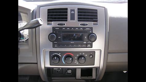 Dodge Dakota Radio Replacement