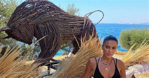 Anxhelina Hadërgjonaj vazhdon të sjell imazhe atraktive në bikini nga