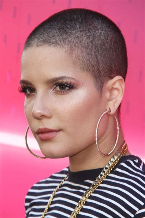 Halsey's Hairstyles & Hair Colors | Steal Her Style