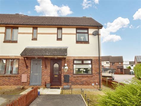 2 Bed End Terrace House For Sale In Marlowe Close Pudsey West