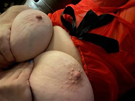 Sexy Bbw Wife In Red Nude Pics Xhamster