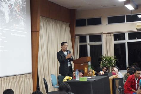 Public Lecture by Ridwan Kamil – architecture.archiplan.ugm.ac.id