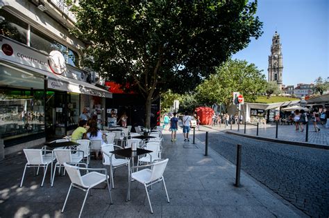 Porto Inicia Obra De Pedonaliza O Definitiva Da Rua Das Carmelitas Na