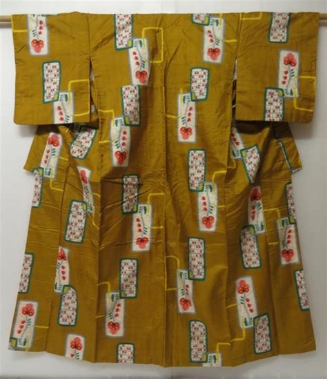 T Z Vintage Japanese Kimono Silk Meisen Komon Flower Yellow