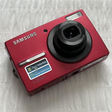 Samsung L200 Digital Camera Bundle 💗 Tested by our... - Depop