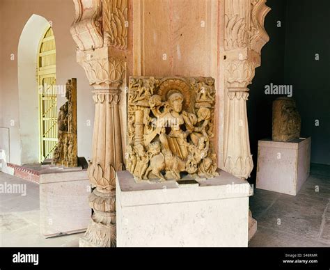 Estatuas Hist Ricas En Ruinas En El Museo En El Palacio De Bharatpur Y