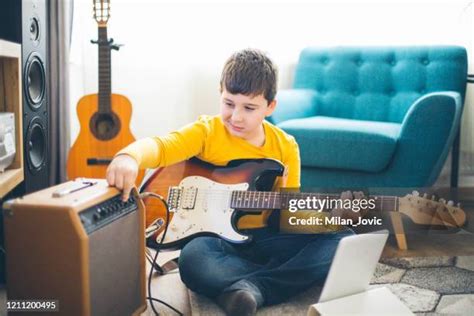 1,255 Kids Electric Guitar Stock Photos, High-Res Pictures, and Images - Getty Images