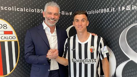 Ascoli Calcio Ufficiale Larrivo Dal Genoa Del 22enne Centrocampista