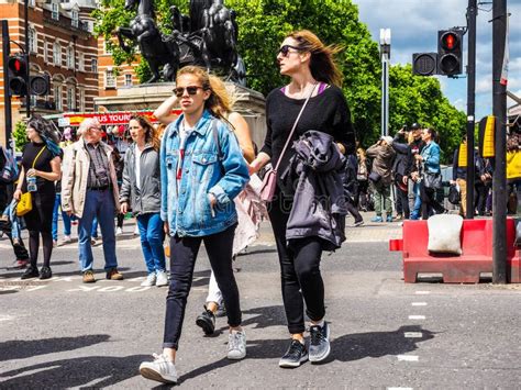 People In Central London Hdr Editorial Image Image Of Kingdom