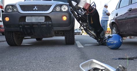 G1 Motociclista Colide Em 2 Carros Na PB E Teste Indica Que Ele