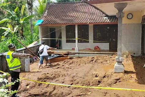 Masuki Musim Hujan Bencana Hidrometeorologi Di Bali Telan Korban