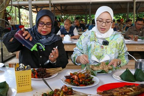 Pemda Berikan Penghargaan Kepada Perempuan Inspiratif Di Purwakarta