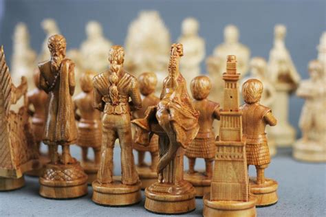 Jon and Dany are King and Queen in This "Game of Thrones" Chess Set