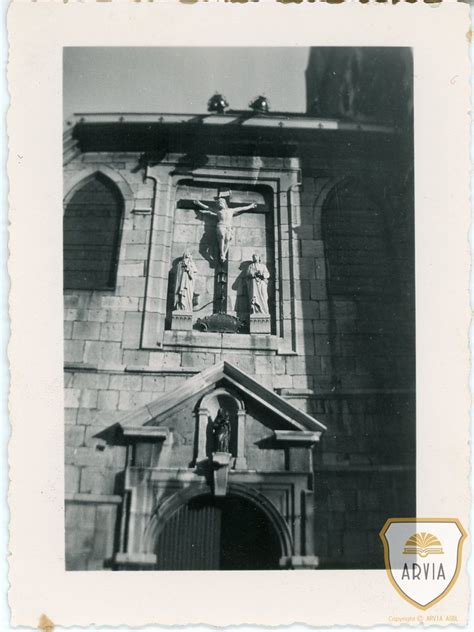 HERVE 1910 Entrée de l EGLISE ARVIA Archives Herve